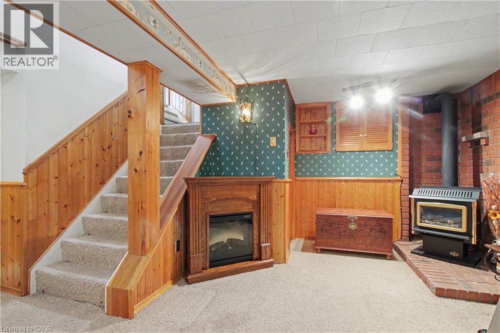 203 MOFFAT Drive - 17