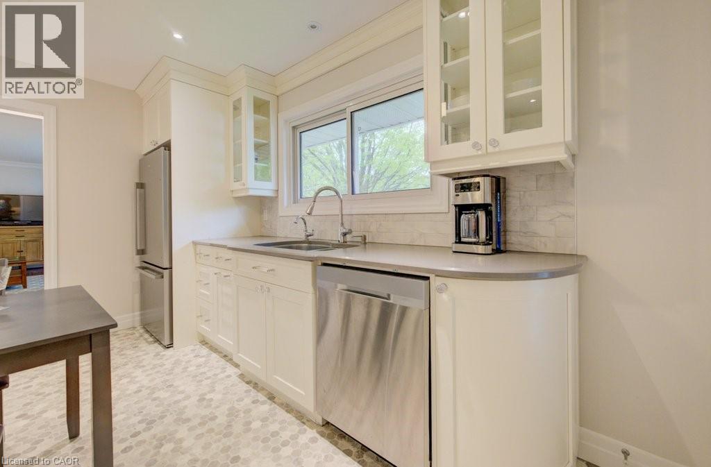 196 LOURDES Street - 9