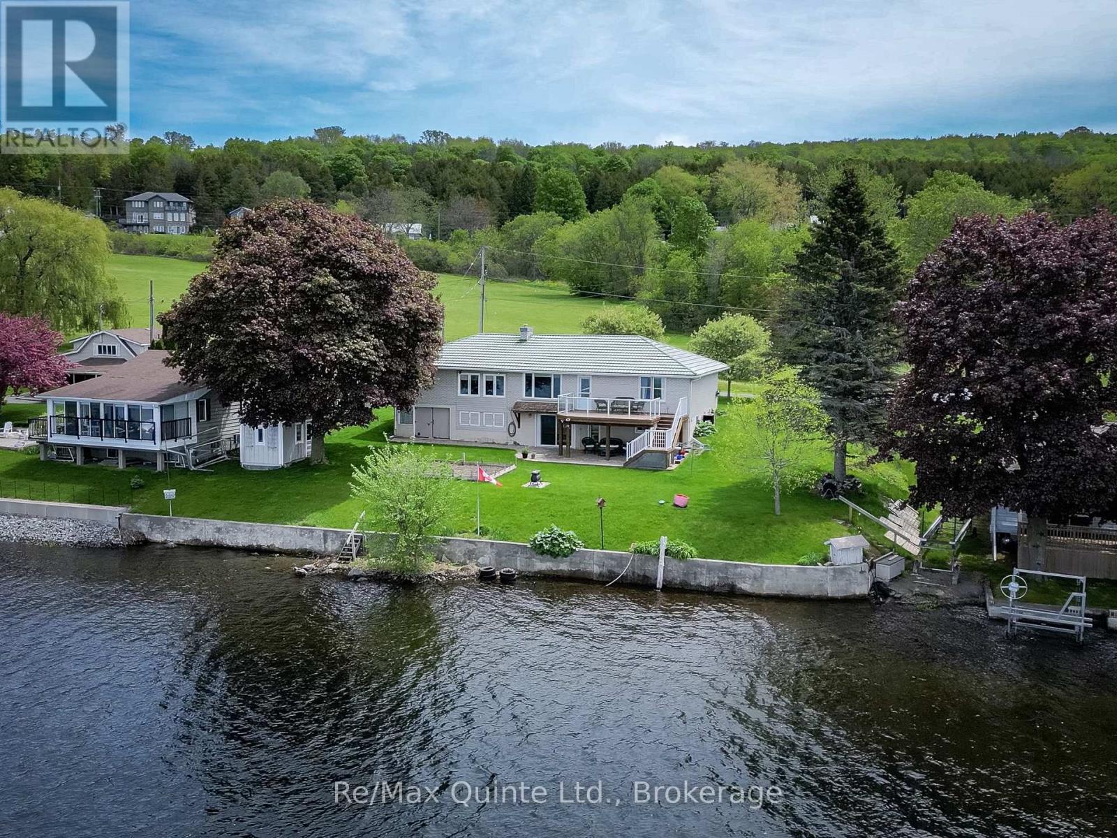 54 CEDAR LANE - 40