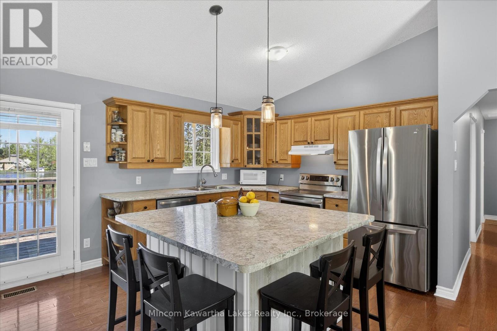 46 LAWRENCE STREET N - 12