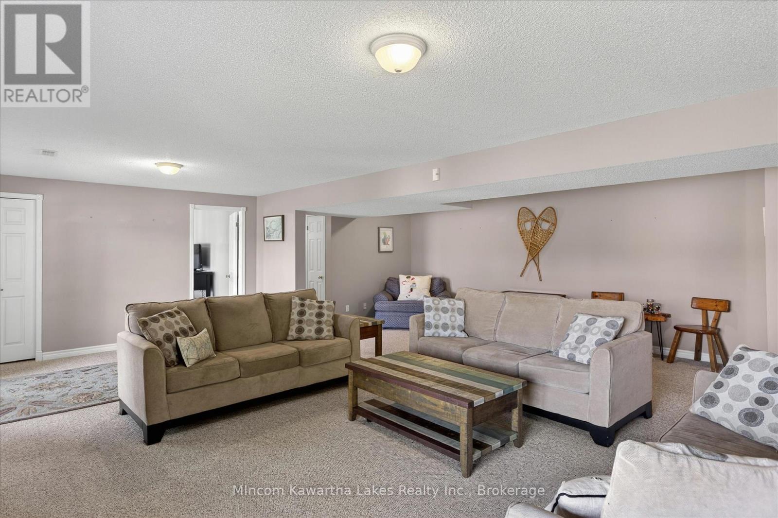 46 LAWRENCE STREET N - 29