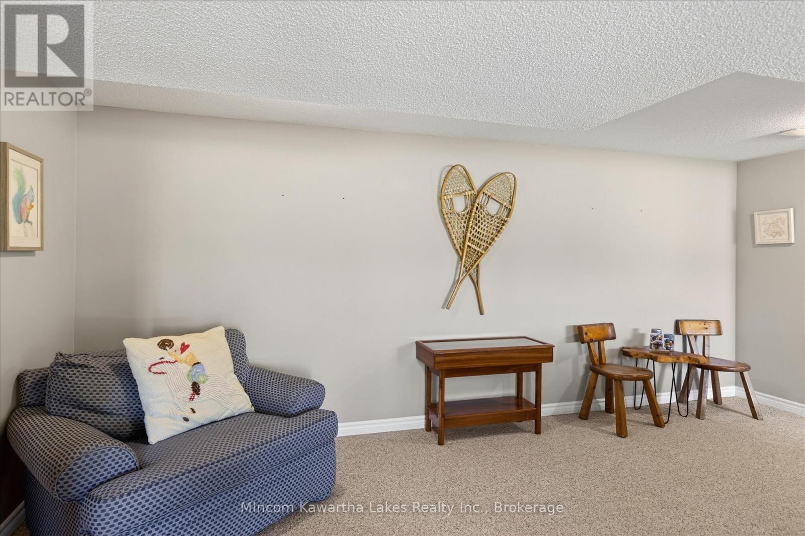 46 LAWRENCE STREET N - 31