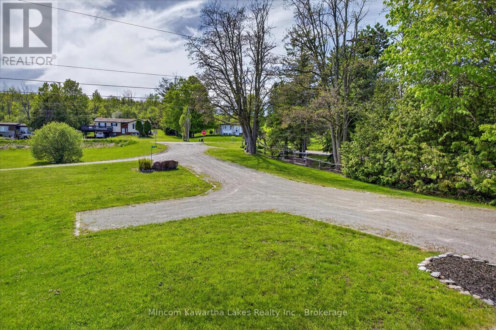 46 LAWRENCE STREET N - 40