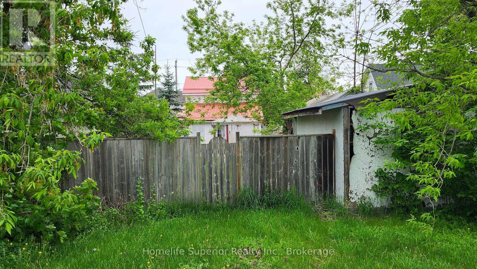 199 FRONT STREET N - 11
