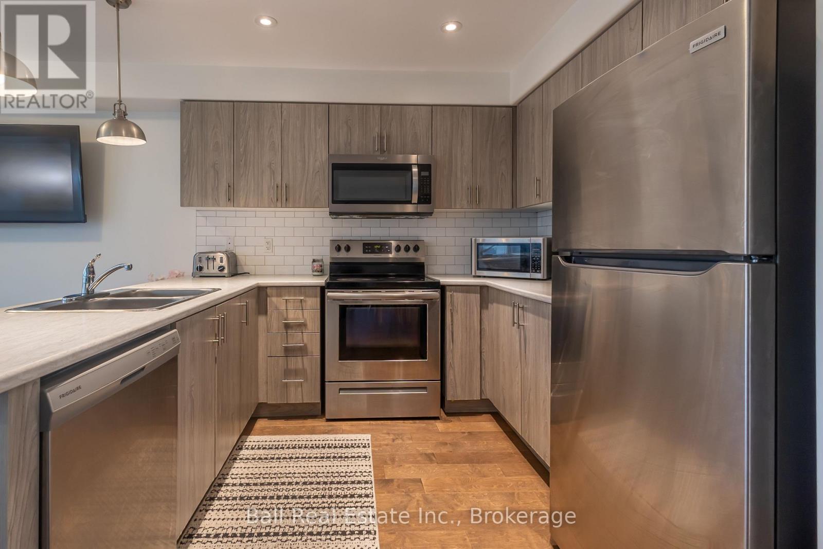 1620 HETHERINGTON DRIVE - 10