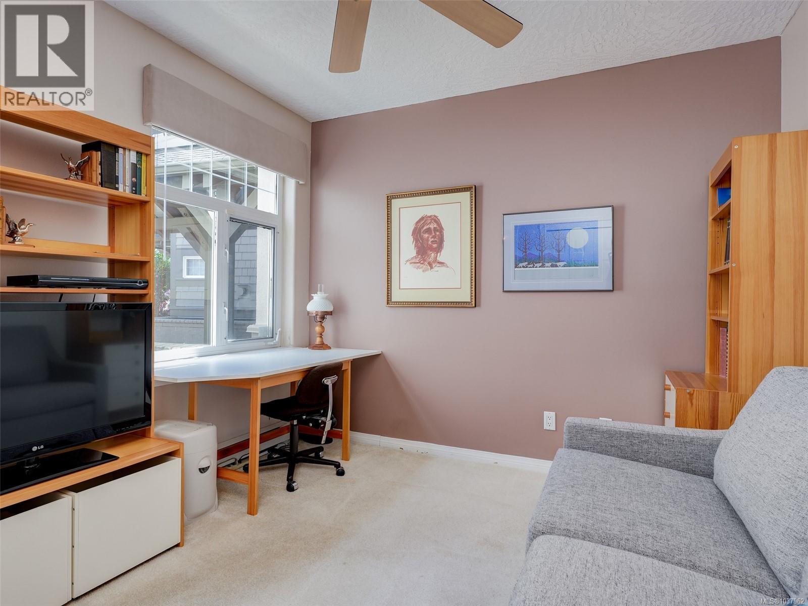 113 4490 Chatterton Way, Saanich
