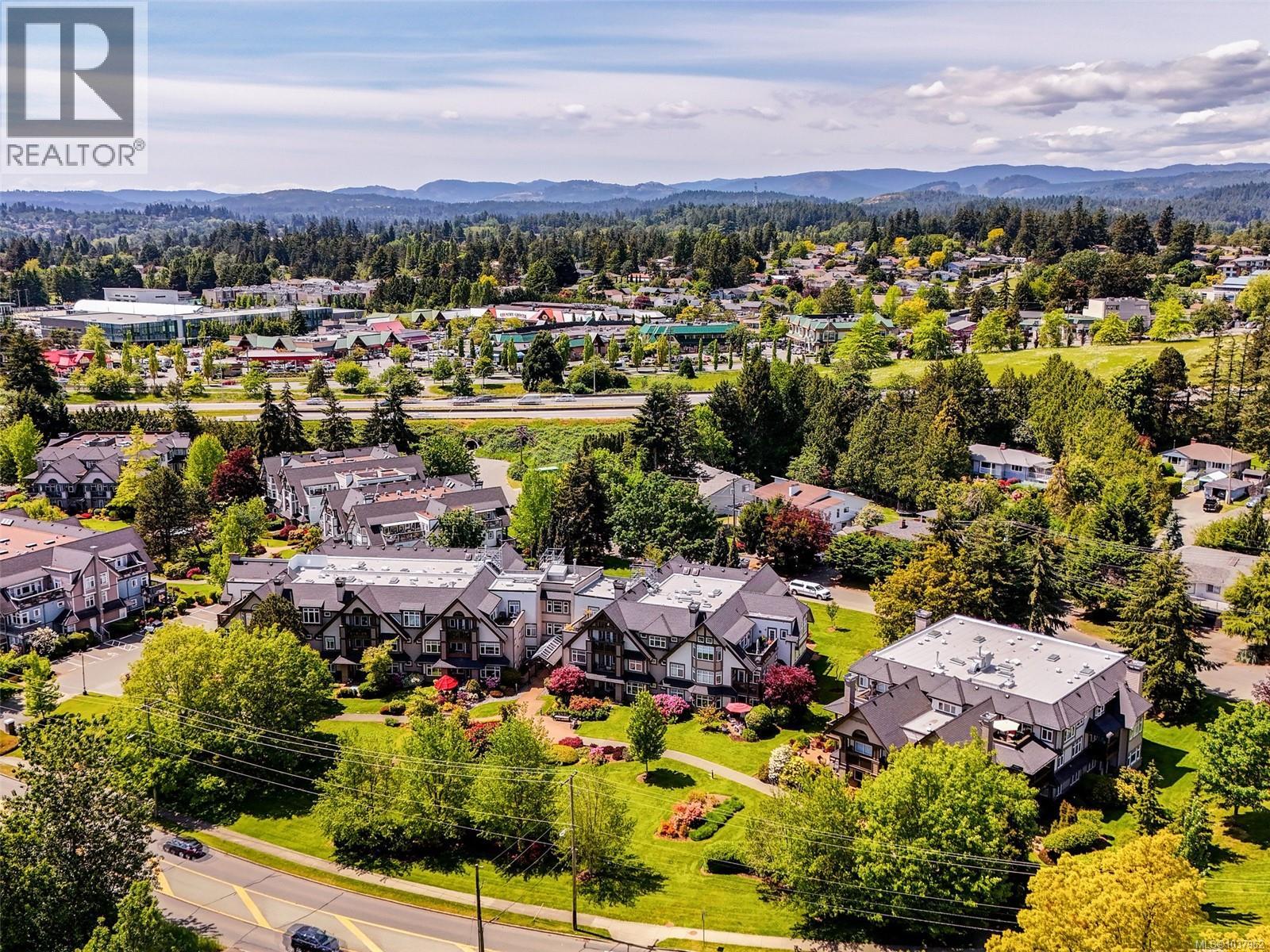113 4490 Chatterton Way, Saanich