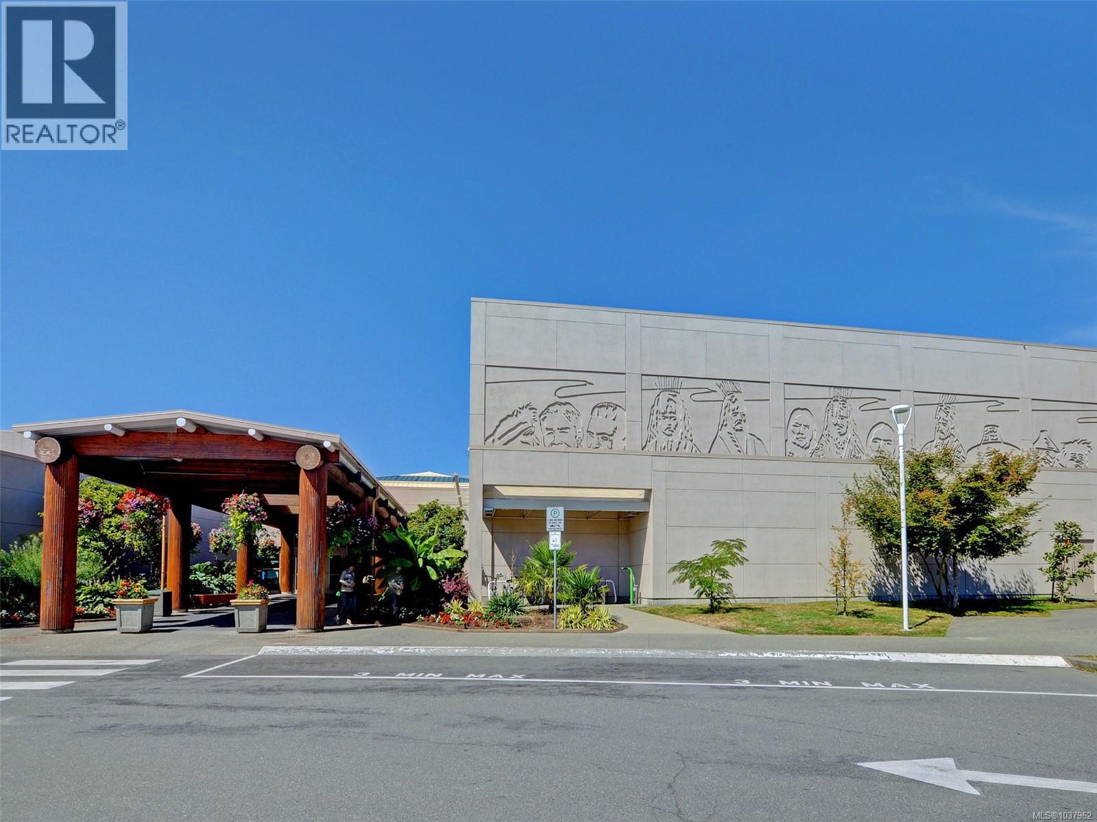 113 4490 Chatterton Way, Saanich