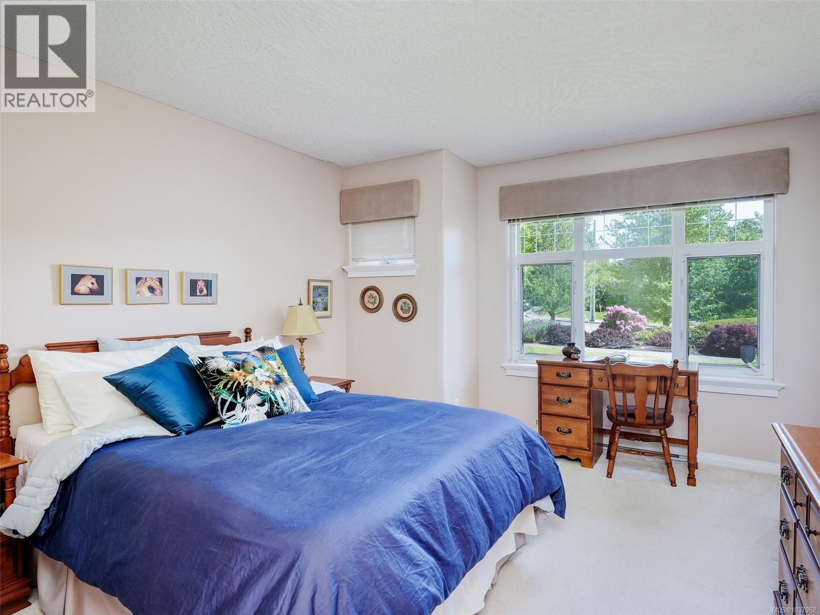 113 4490 Chatterton Way, Saanich