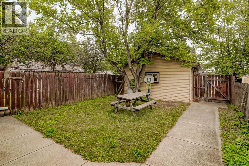 2240A 43 Street SE - 29
