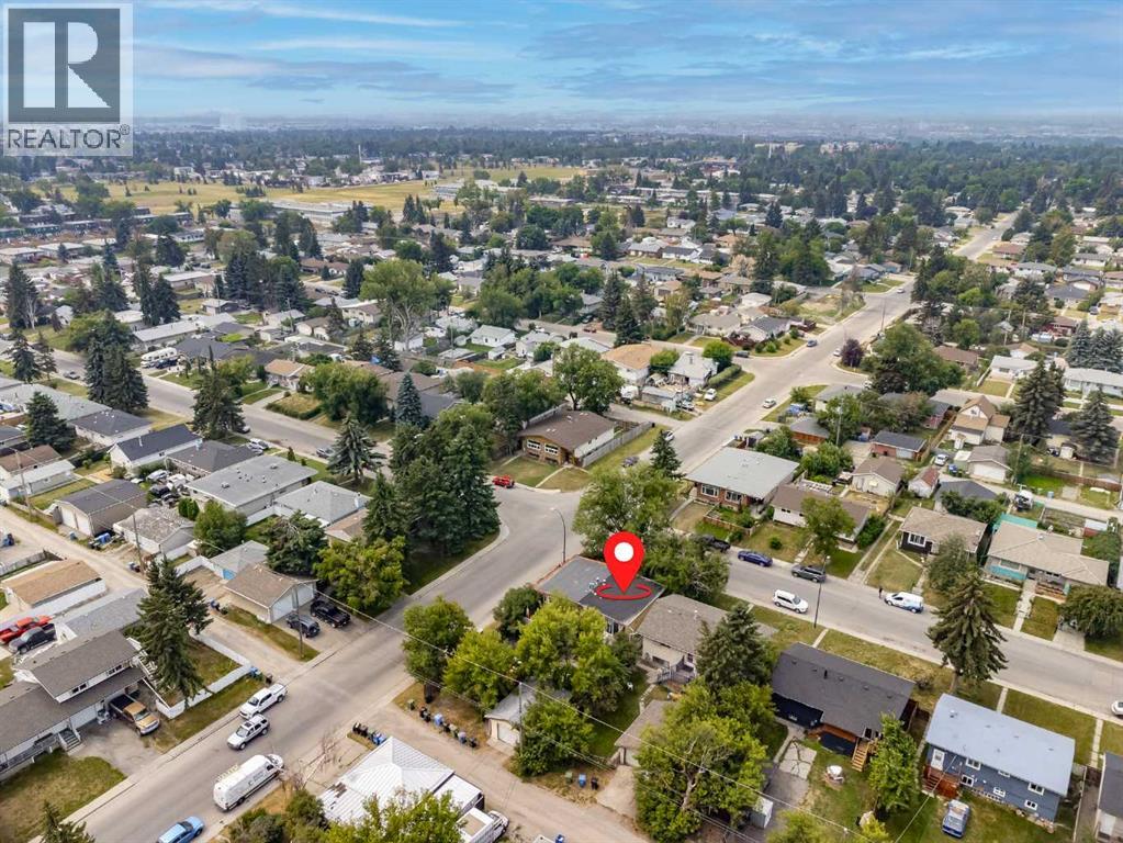 2240A 43 Street SE - 36