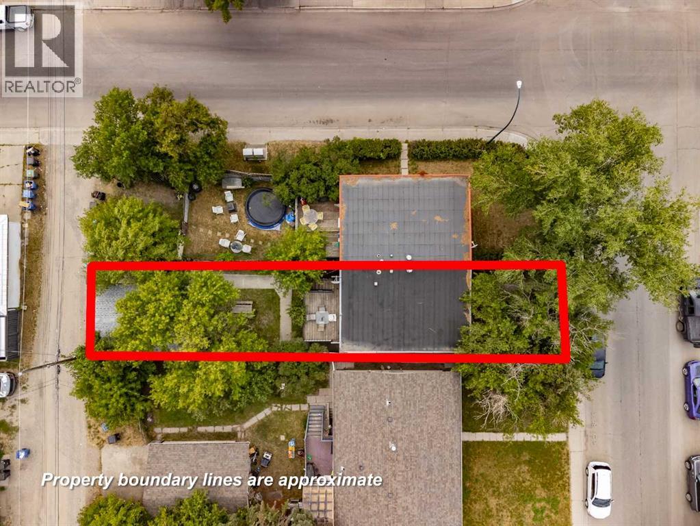2240A 43 Street SE - 34
