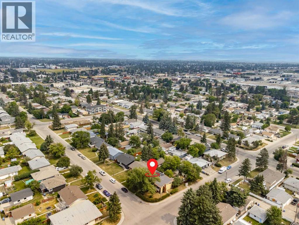 2240A 43 Street SE - 38