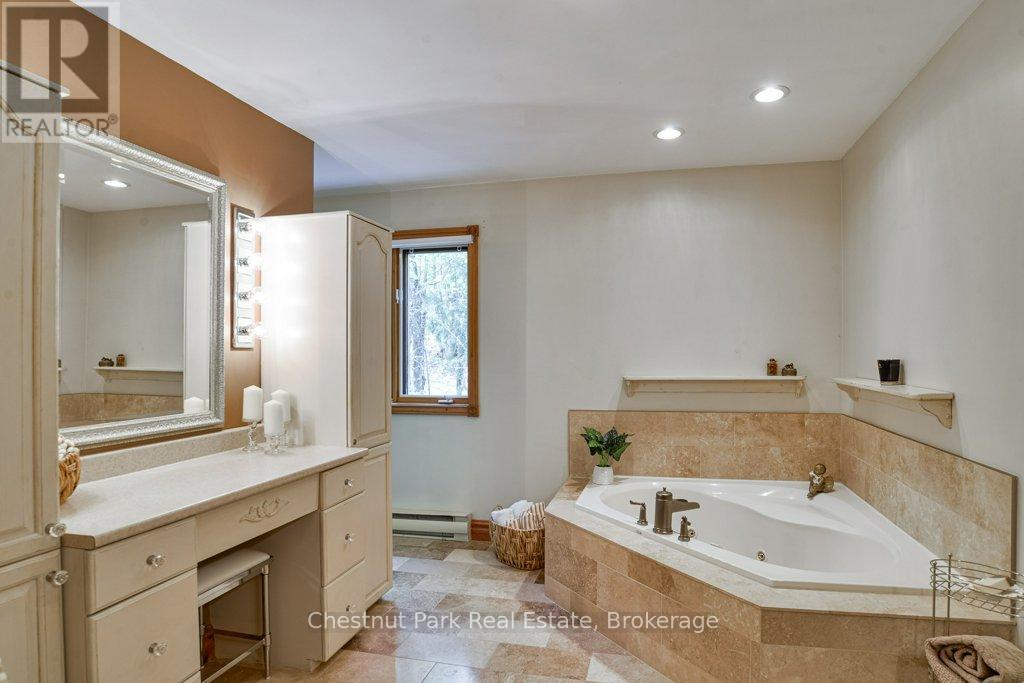 294 NORTH DRIVE - 19