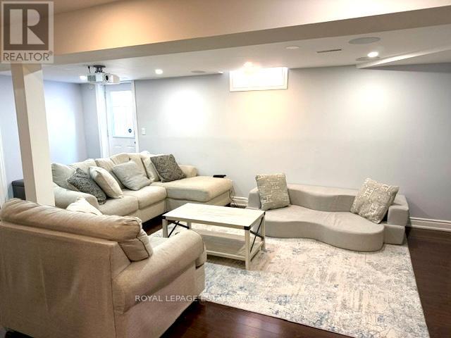 4 TOWNLEY AVENUE - 41