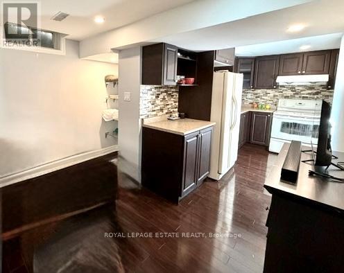 4 TOWNLEY AVENUE - 36