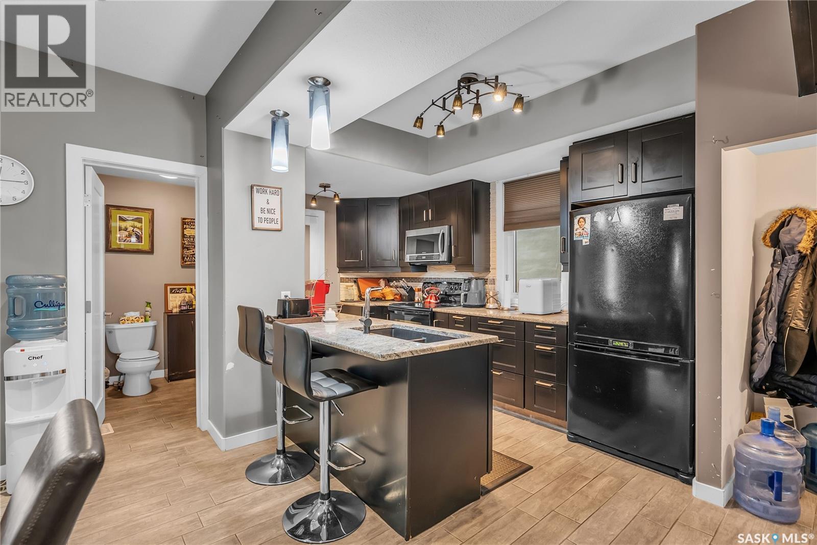 727 6th AVENUE N - 12