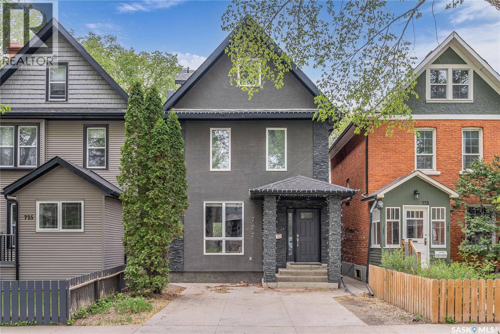 727 6th AVENUE N - Image 2