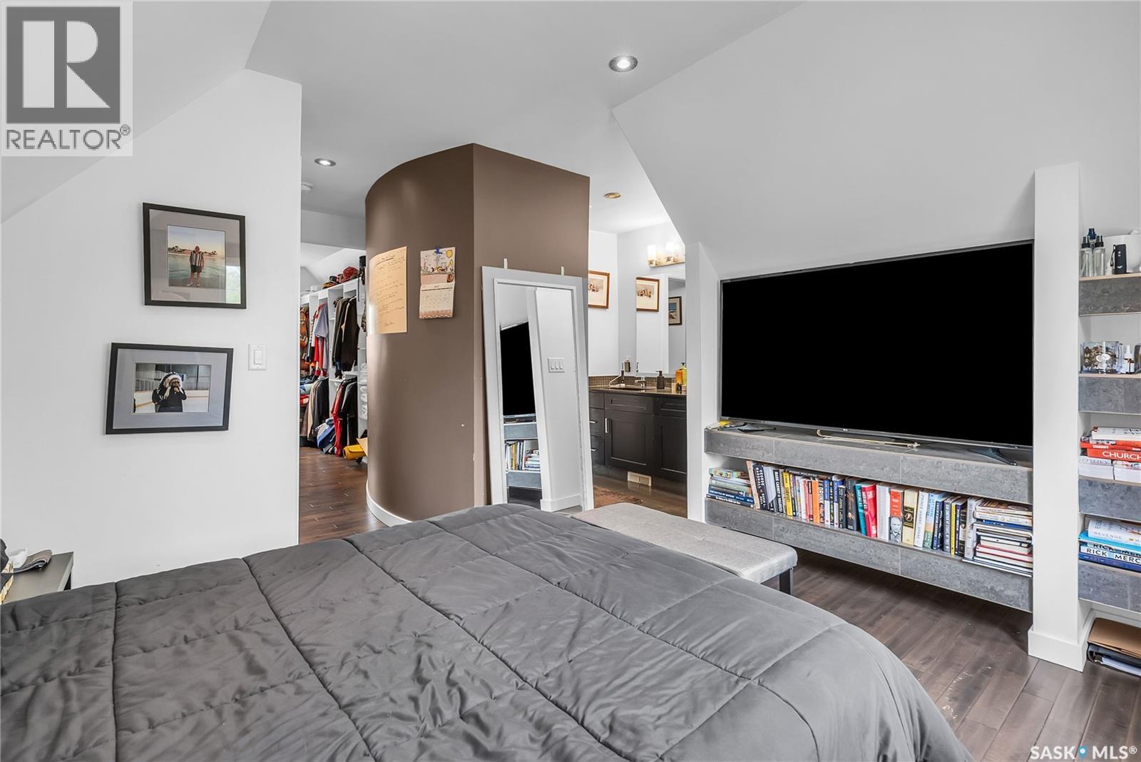 727 6th AVENUE N - 30