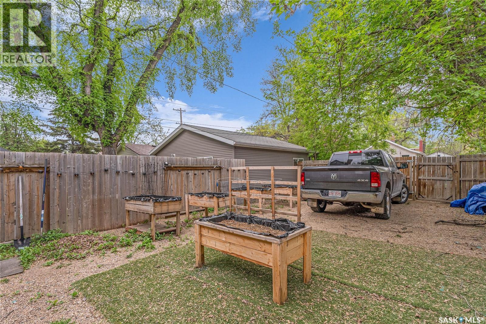 727 6th AVENUE N - 42