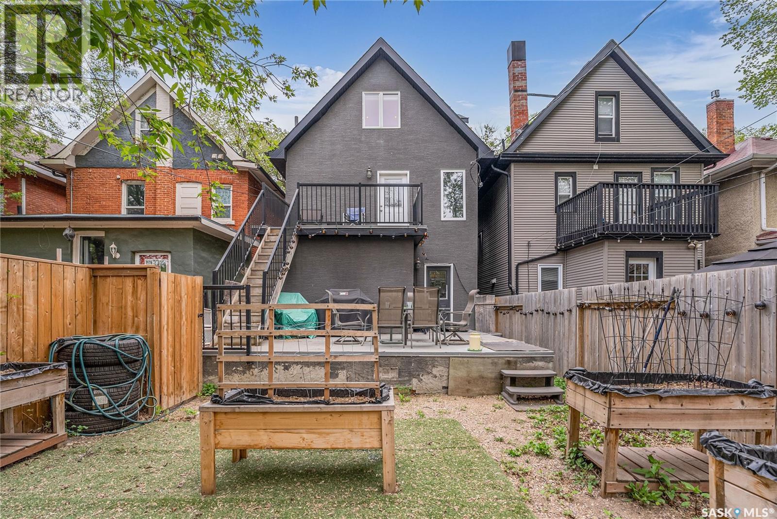 727 6th AVENUE N - 44
