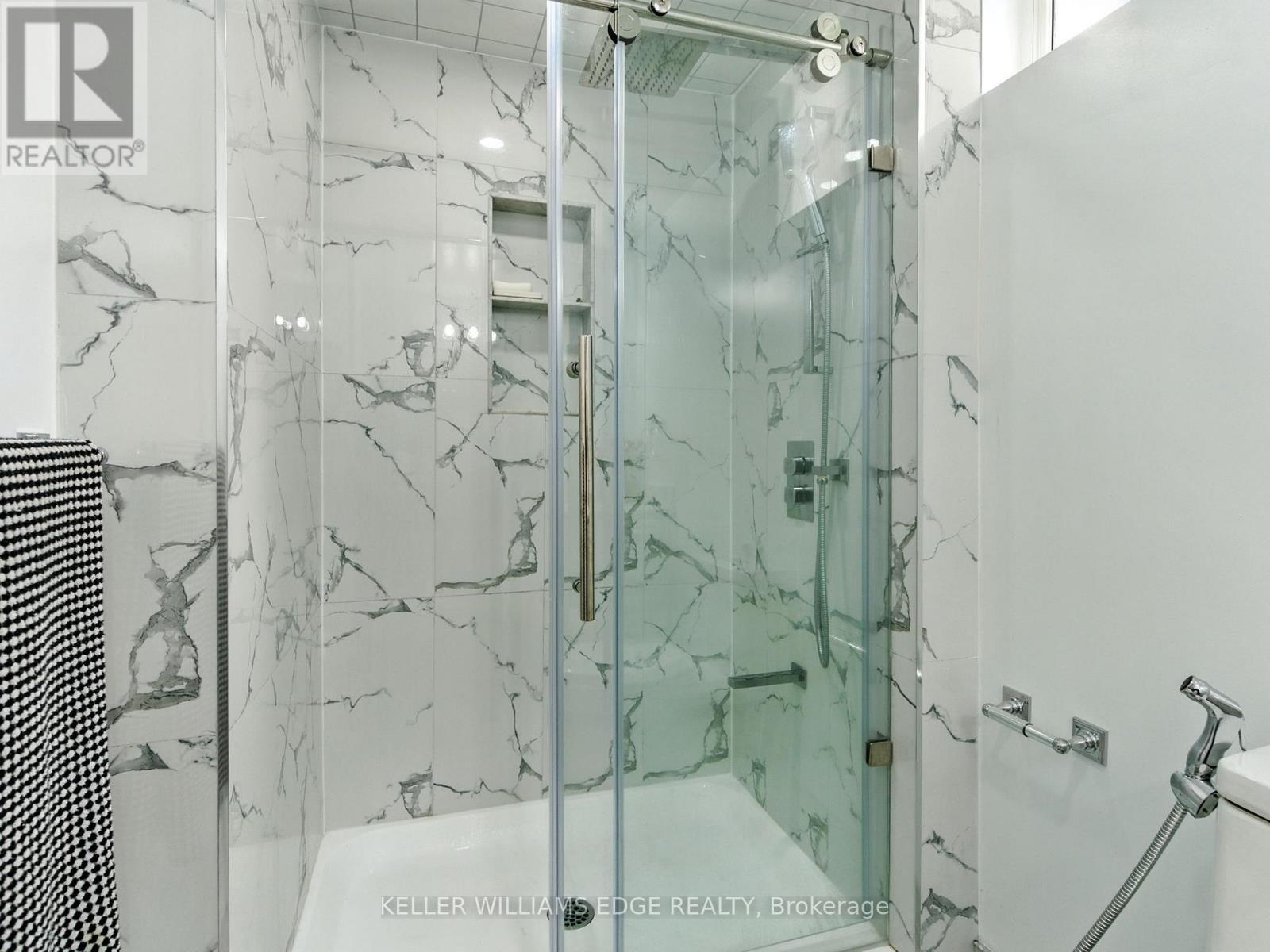 200 GIDDINGS CRESCENT - 26