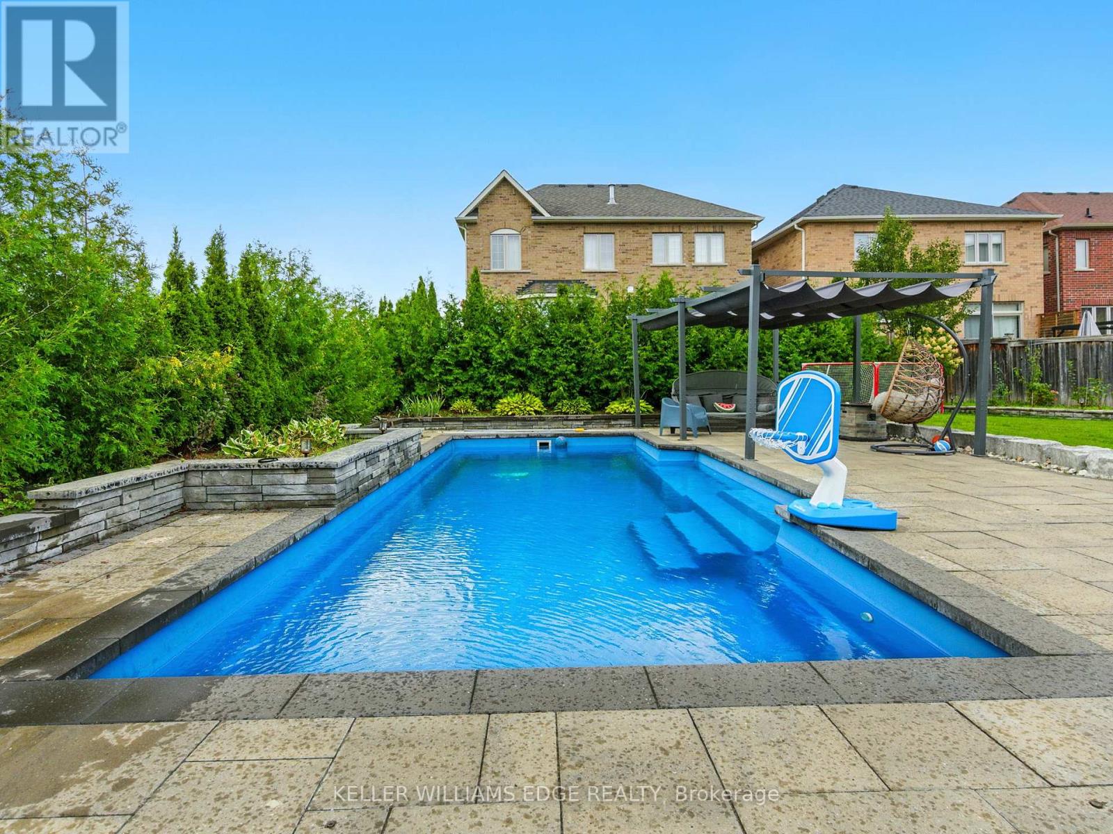 200 GIDDINGS CRESCENT - 31