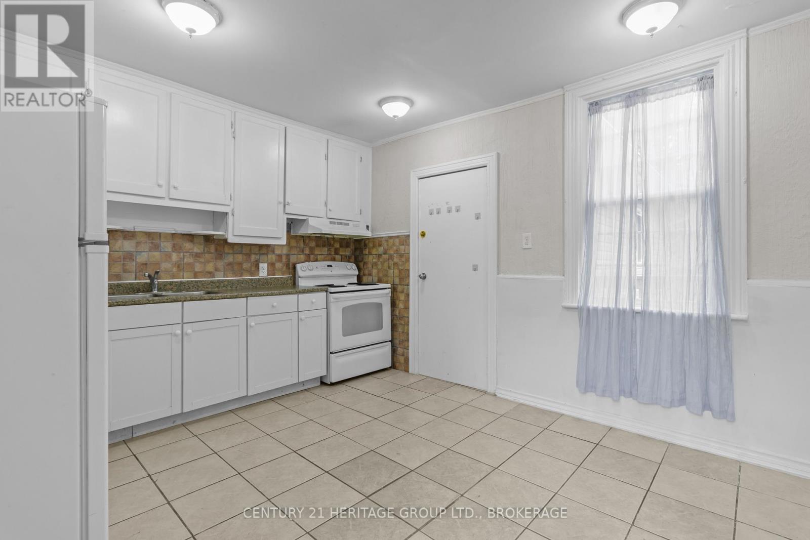 244 SYDENHAM STREET - 11