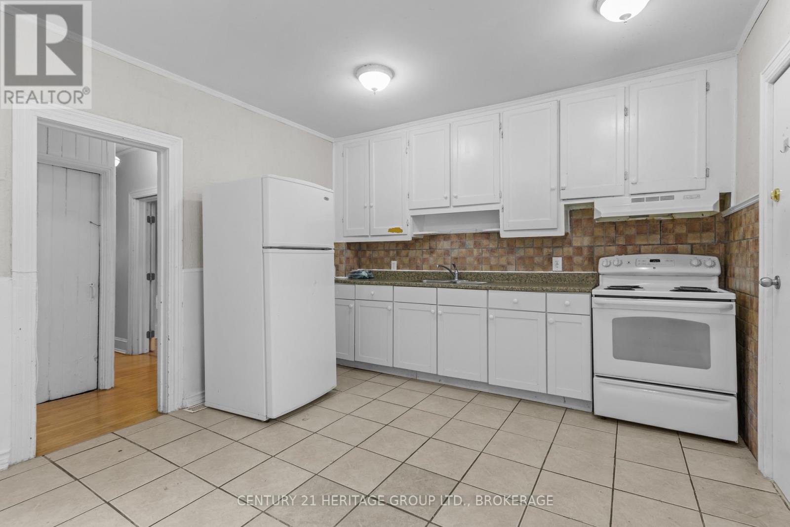 244 SYDENHAM STREET - 12