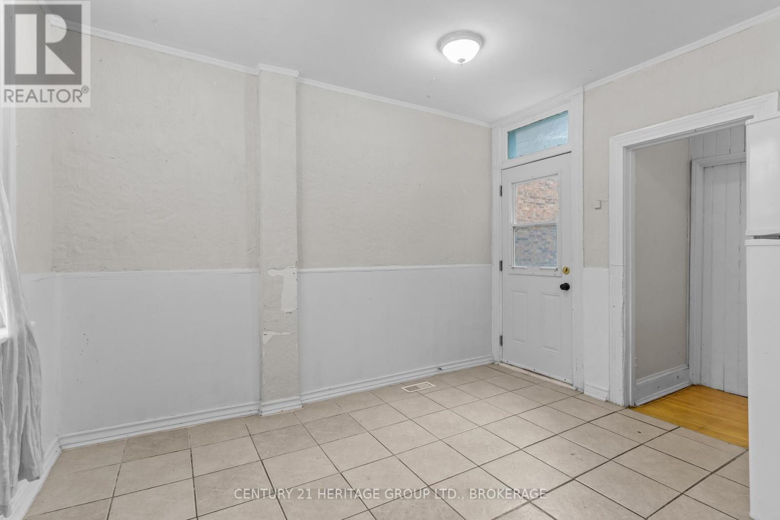 244 SYDENHAM STREET - 13