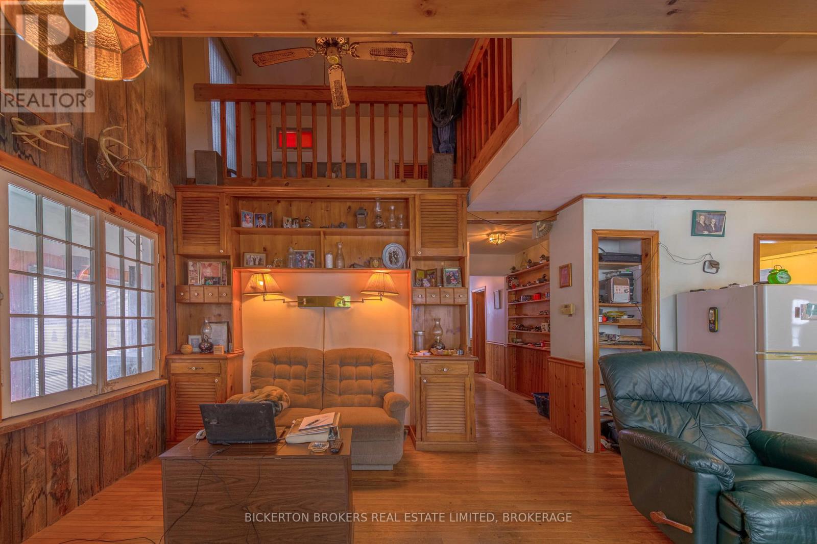 798 RUSSELL ROAD - 12