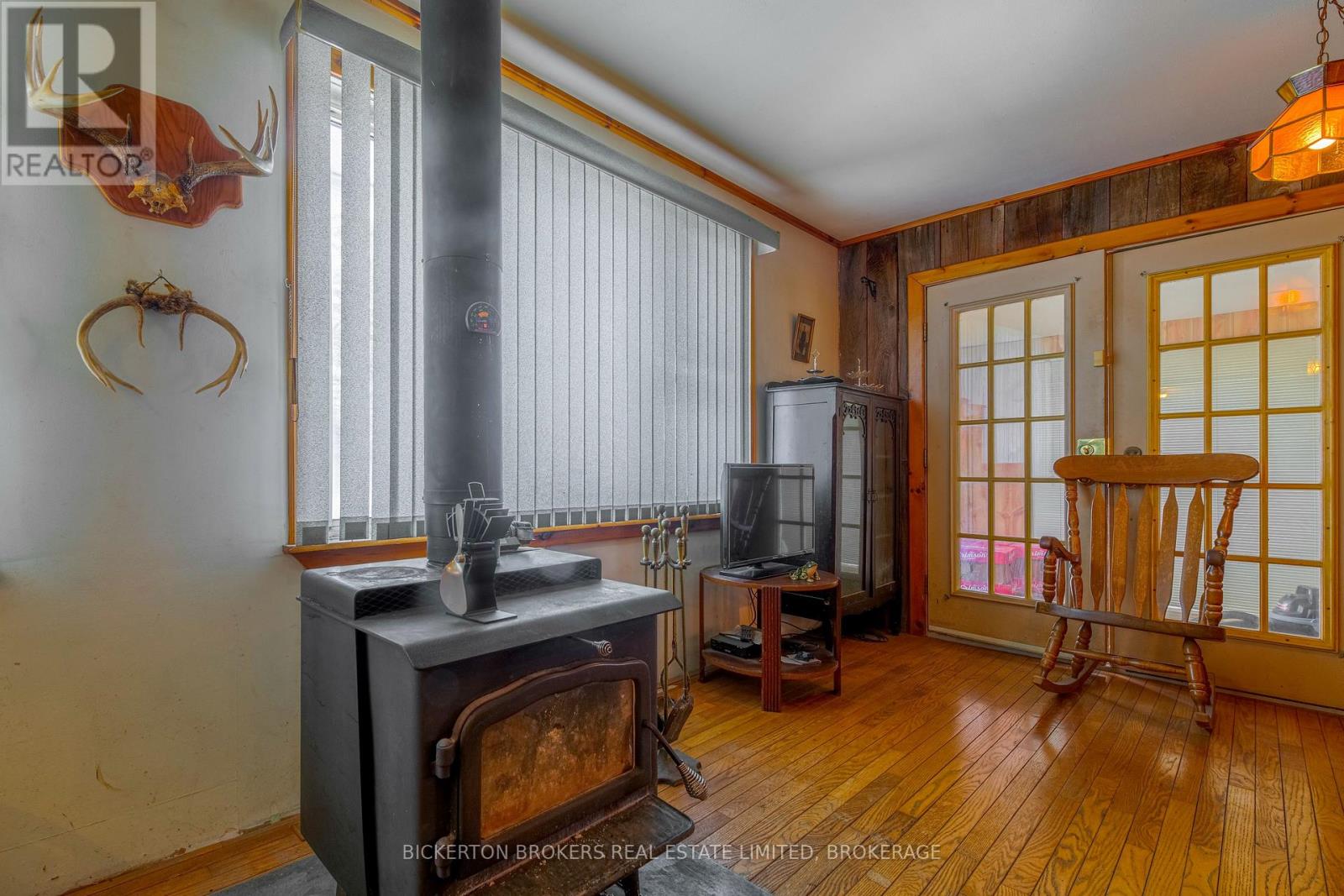 798 RUSSELL ROAD - 13