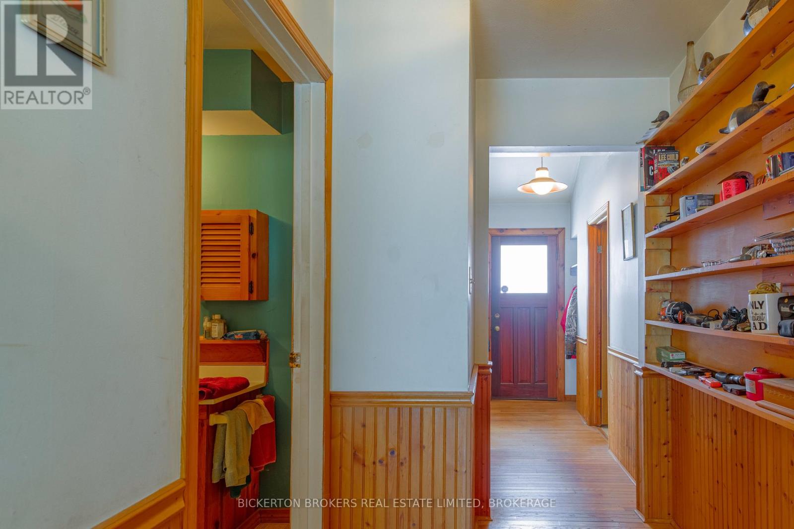 798 RUSSELL ROAD - 17