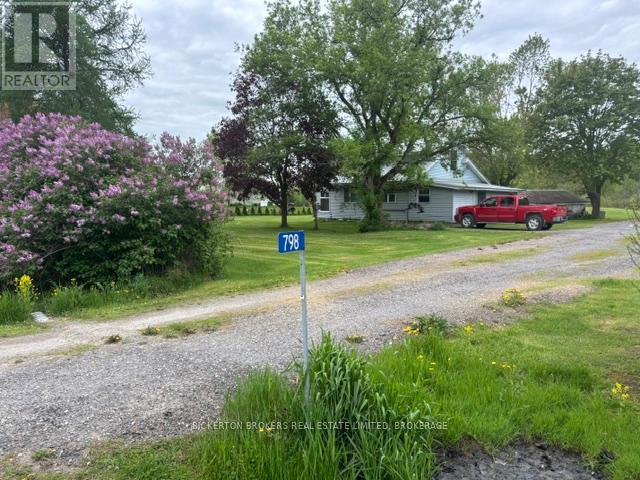 798 RUSSELL ROAD - 2