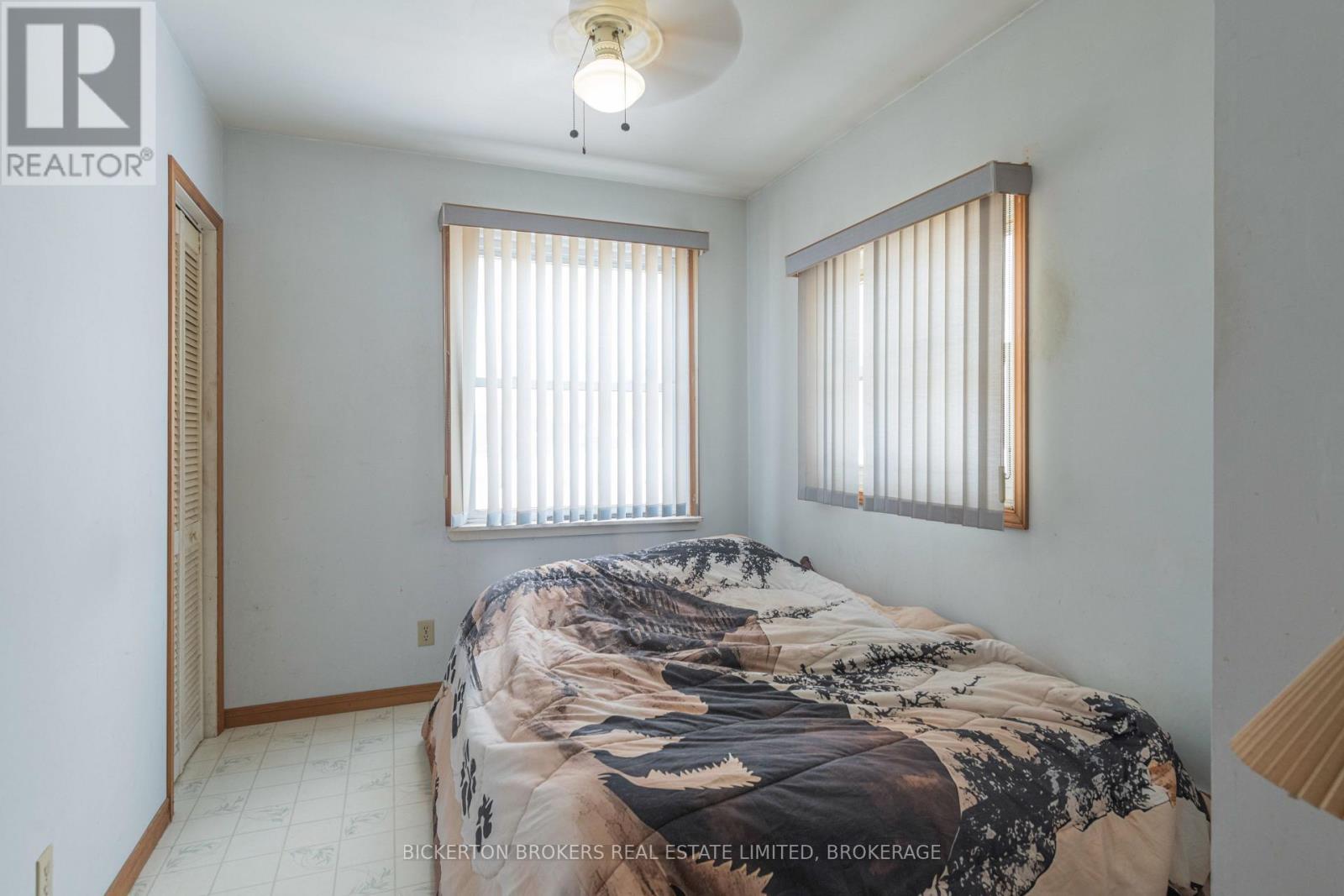 798 RUSSELL ROAD - 20