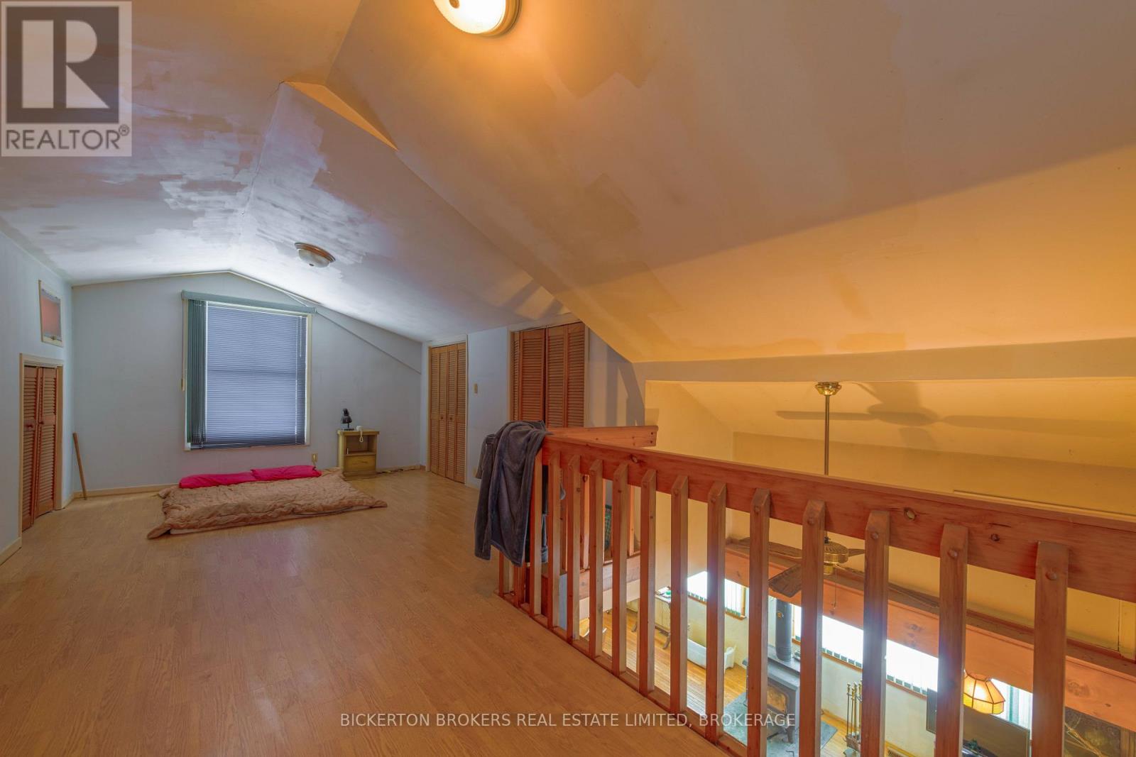 798 RUSSELL ROAD - 23