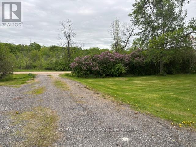 798 RUSSELL ROAD - 4