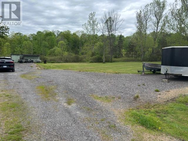 798 RUSSELL ROAD - 5