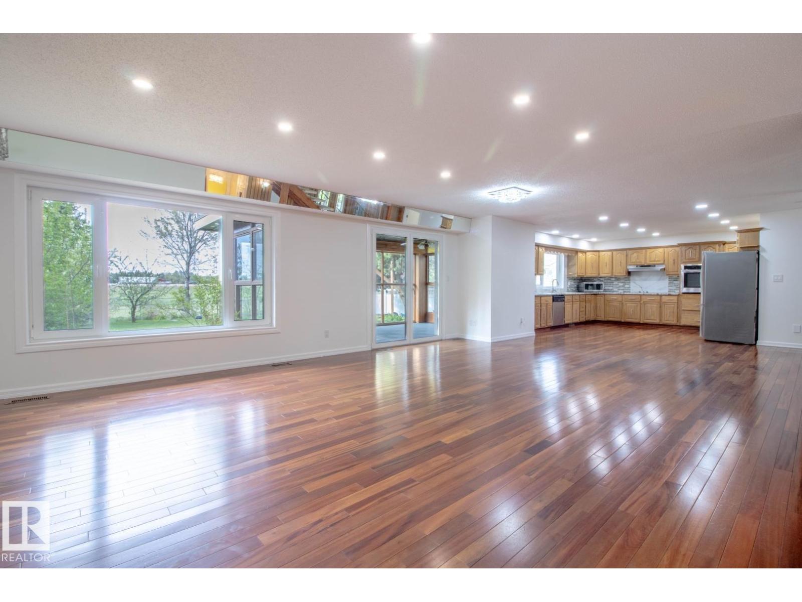 7007 10 AV NW - 9