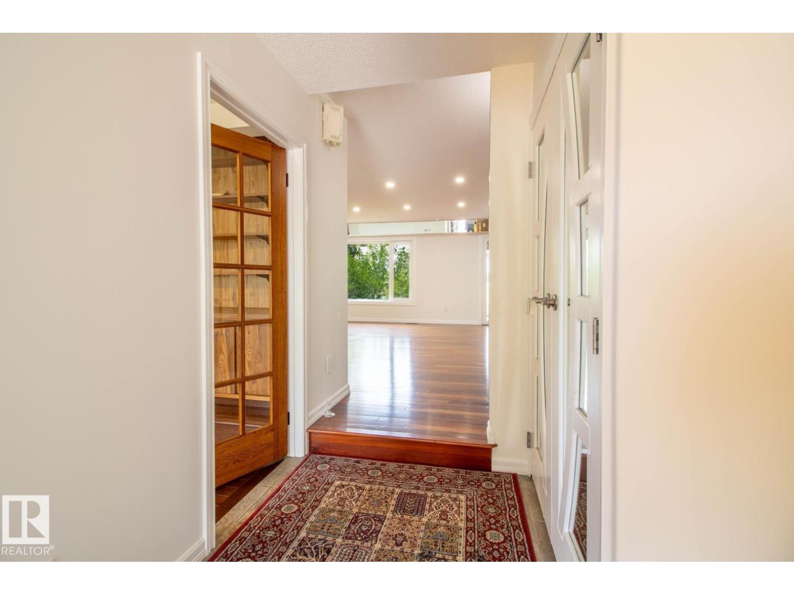 7007 10 AV NW - 6