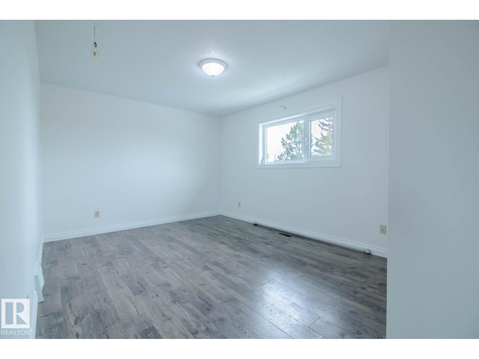 7007 10 AV NW - 33