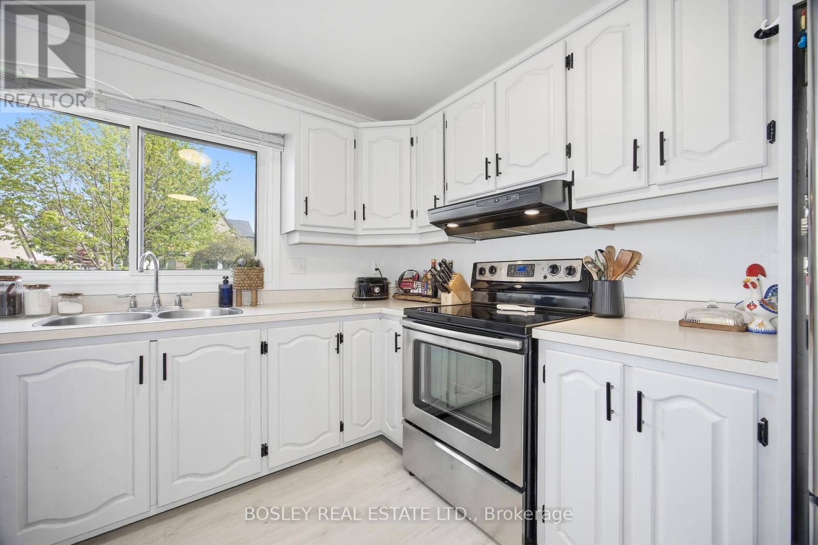 861 TRADDLES AVENUE - 11