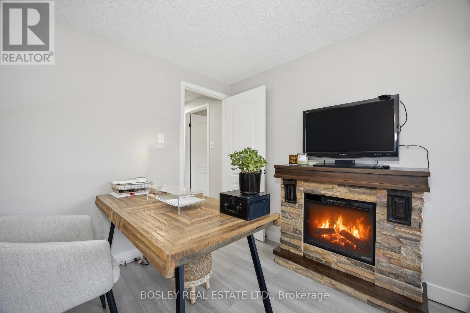 861 TRADDLES AVENUE - 19