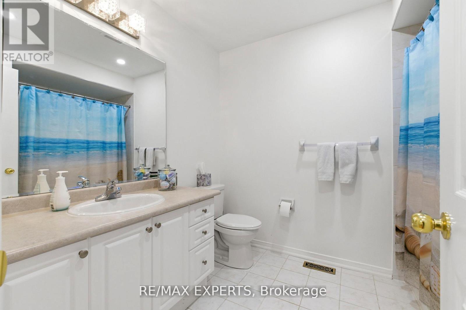 117 REVELSTOKE CRESCENT - 24