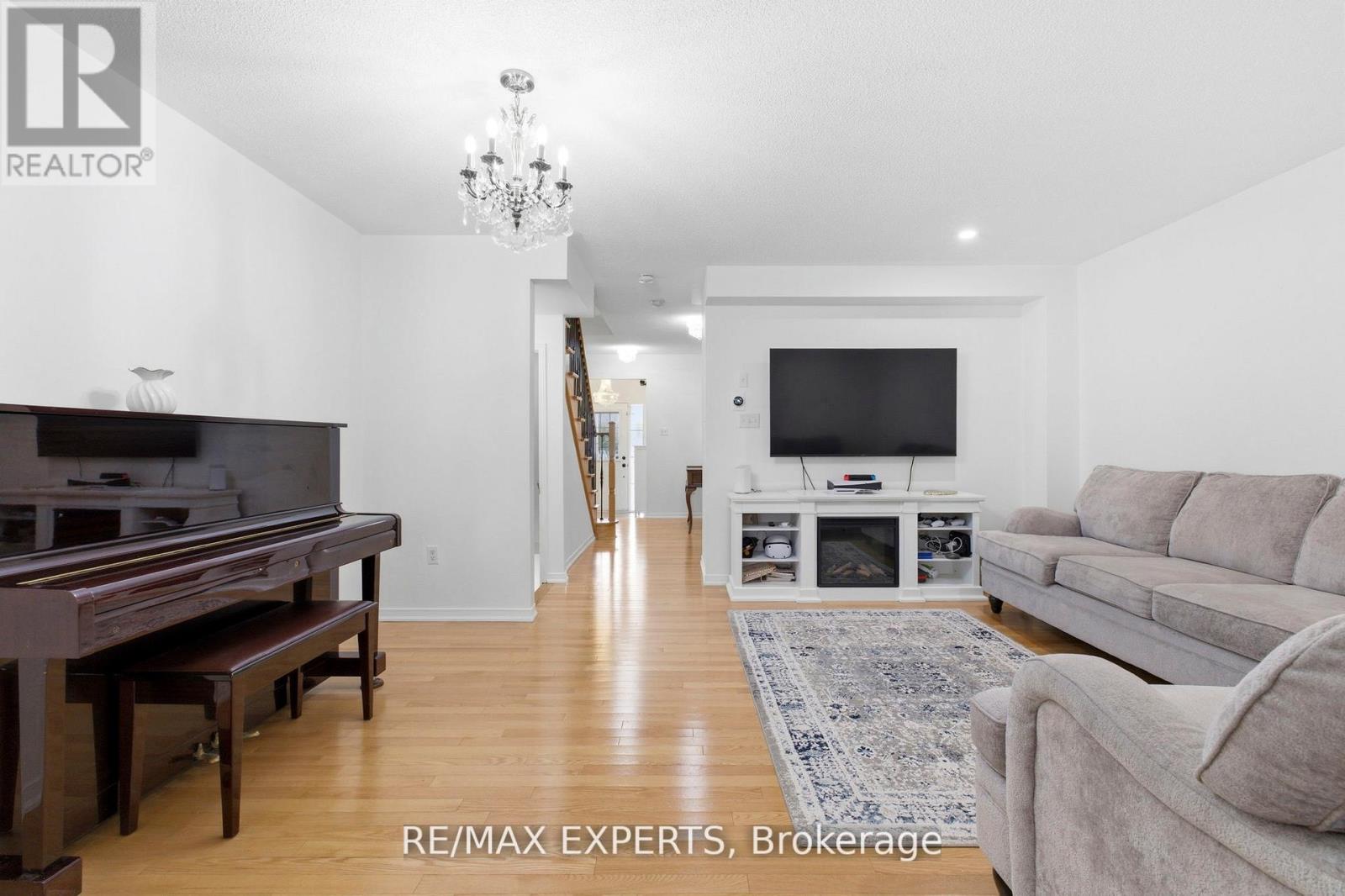 117 REVELSTOKE CRESCENT - 9