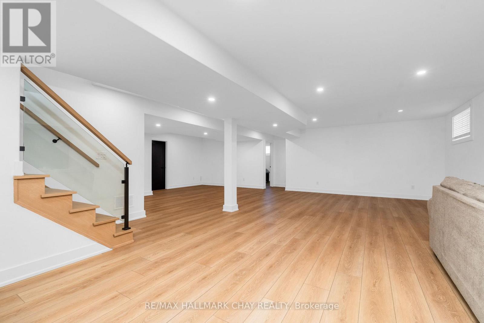 11 BYERS STREET - 28