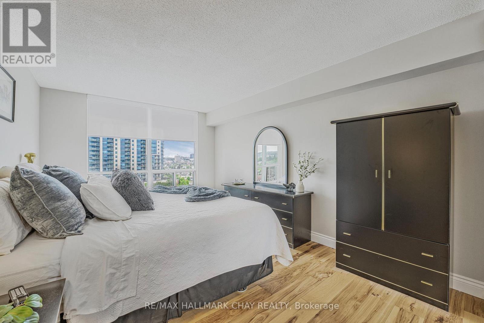 #610 65 ELLEN STREET - 22