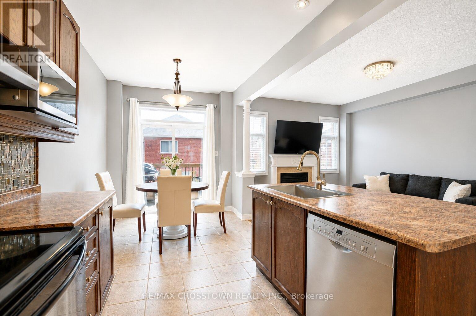 11 LUNDIGAN DRIVE - 14