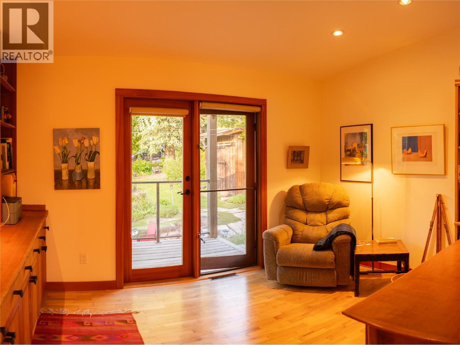 1921 Kootenay Street - 29
