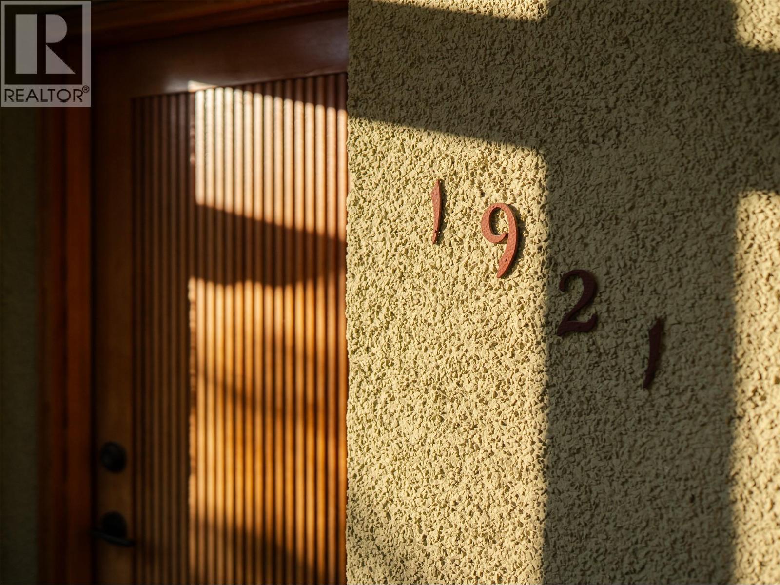 1921 Kootenay Street - 5